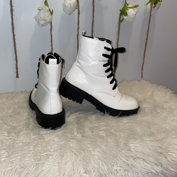 Madden Girl combat boots w/ side zipper - Picture 3 of 3